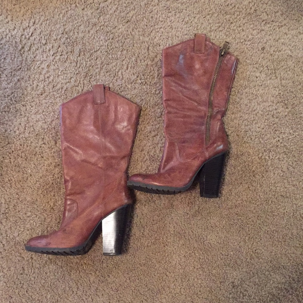 Brown boots with heel